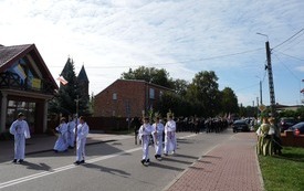 P1350598