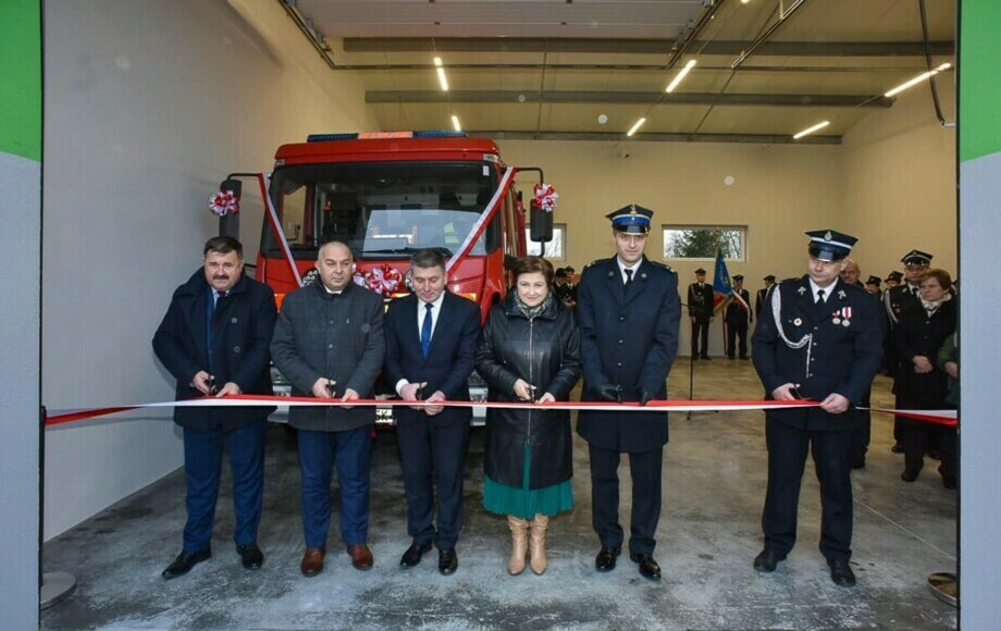 Zdjęcie do Uroczyste otwarcie garażu i przekazanie samochodu ratowniczo-gaśniczego...
